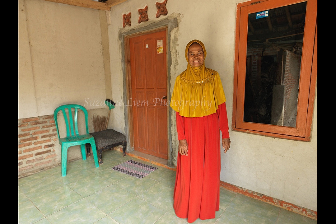 Ibu Lasmi died just one month before my visit.<br /><br />