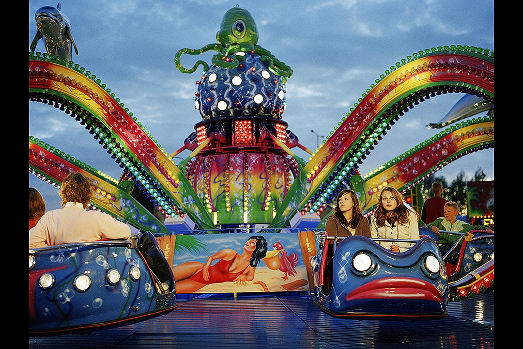 Octopus, Kermis Van der Hagenstraat, Zoetermeer oktober 2007<br />piezografie / dibond / diasec 75 * 100 cm